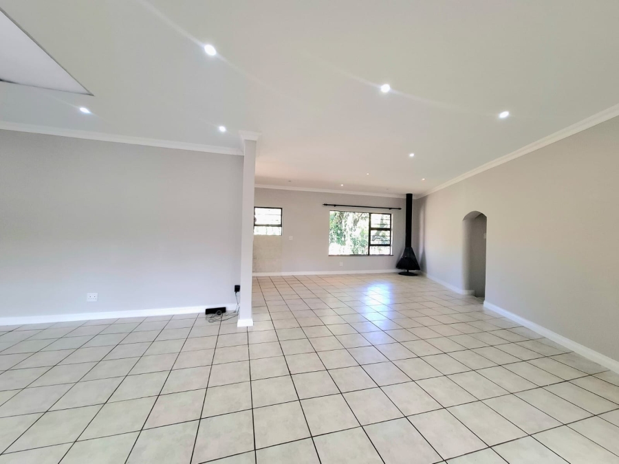 4 Bedroom Property for Sale in Nahoon Valley Park Eastern Cape